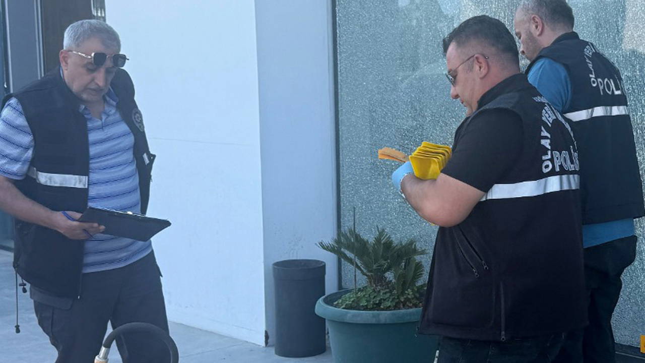 Antalya'da oto galeriye silahlı saldırı: 2 tutuklama, 1 ev h