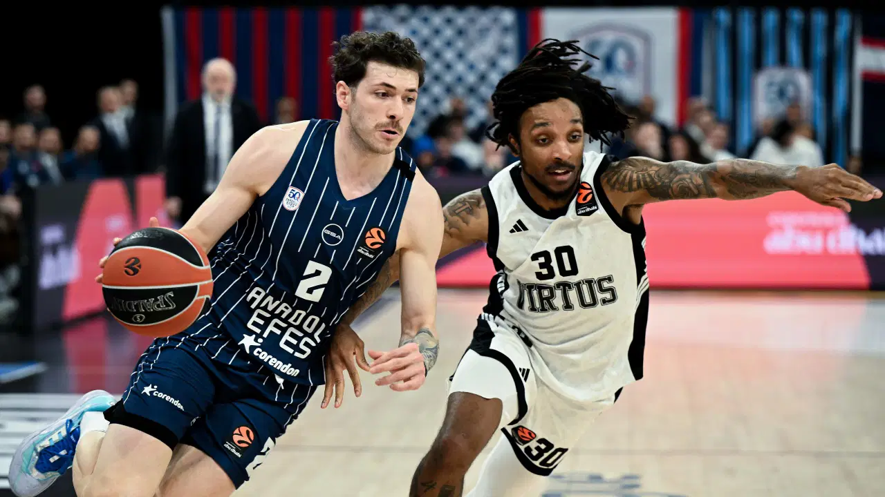 Anadolu Efes İtalyanlara geçit vermedi: İstanbul'da farklı galibiyet!