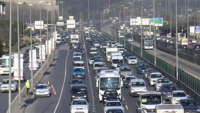 İstanbul'da haftanın ilk iş gününde trafik yoğunluğu 