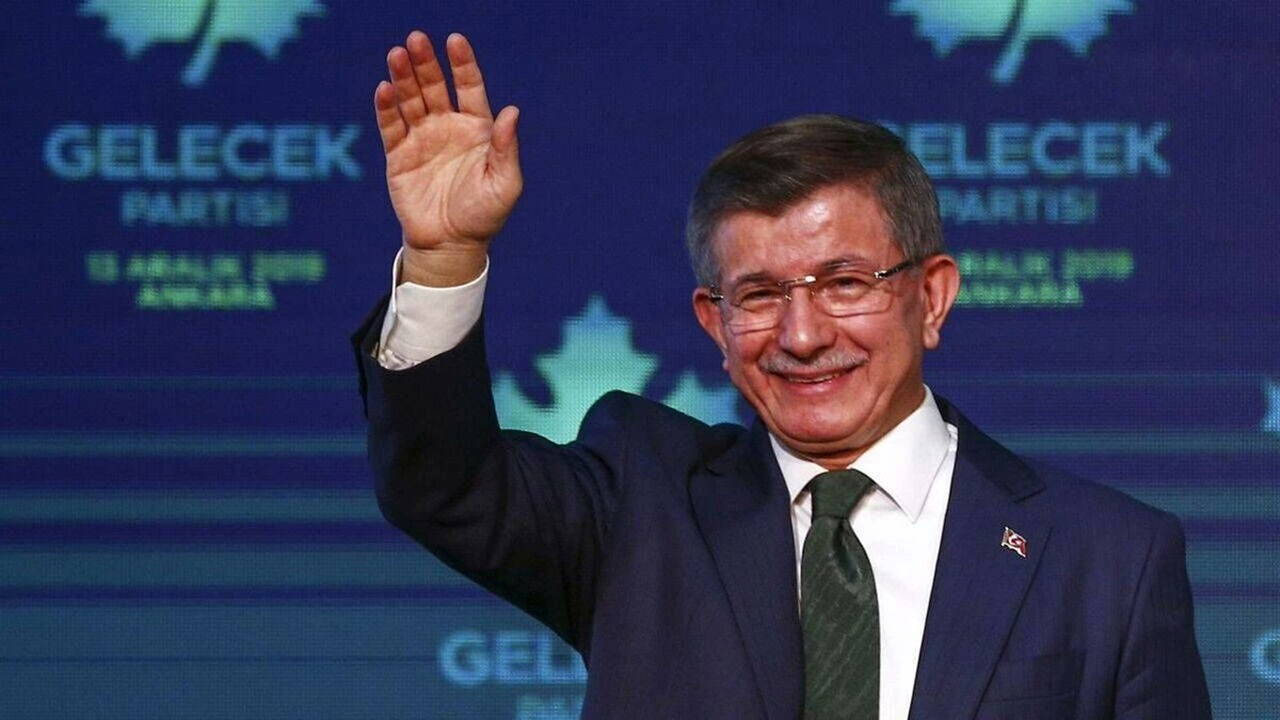 Son Dakika... Sosyal medya hesabından duyurdu: Davutoğlu siyaseti bıraktı, Gelecek Partisi'ni feshetti