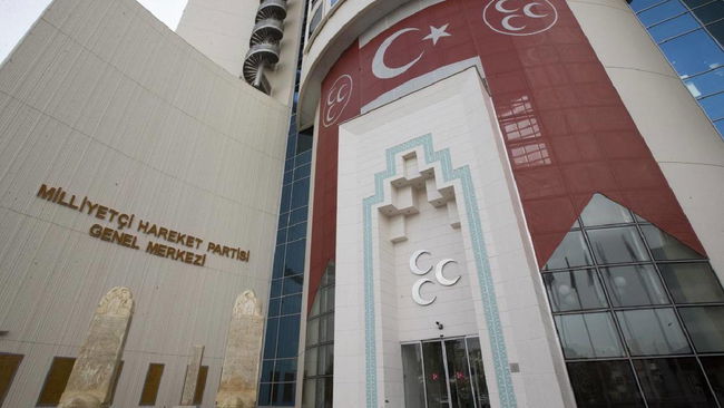 MHP'de teşkilatların feshi sürüyor...