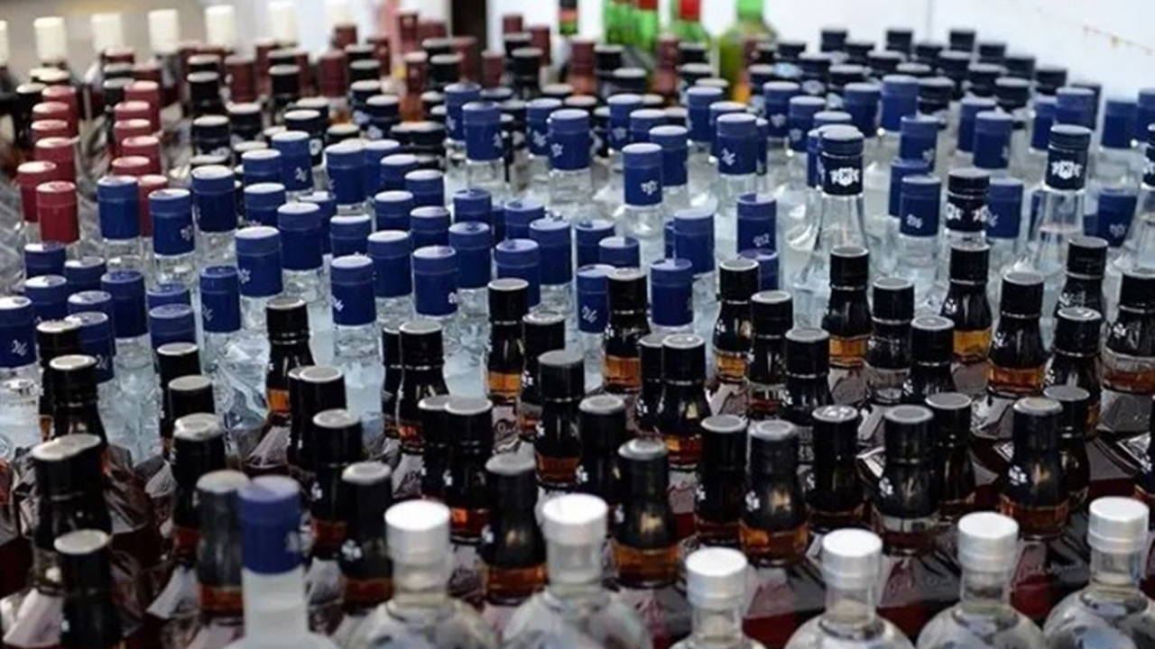 Hatay'da 2 bin 450 litre sahte içki ele geçirildi