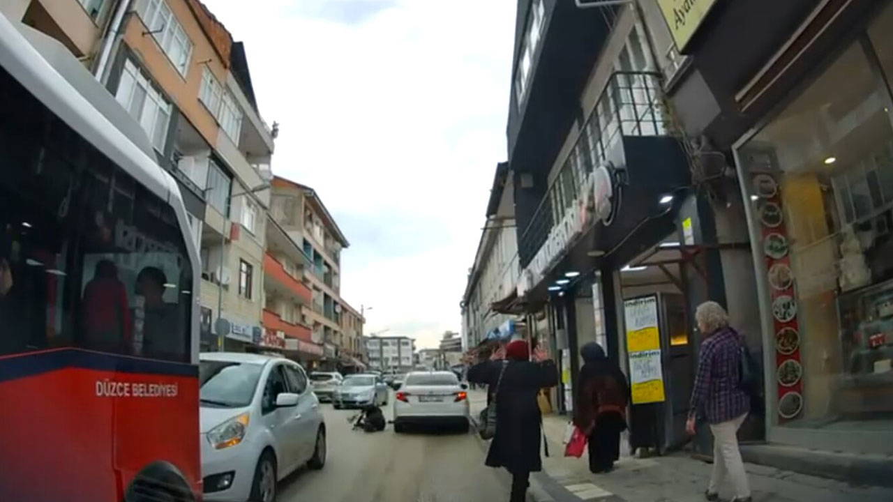 O anlar kameralara yansıdı: Yayaya çarptıktan sonra şoför değiştirip uzaklaştılar