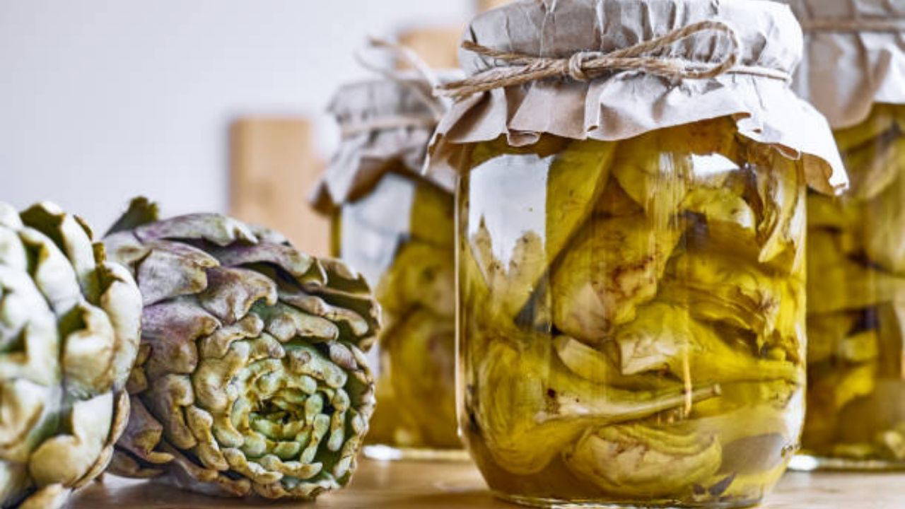 Fermente şifanın en lezzetli hali: Enginar turşusu tarifi