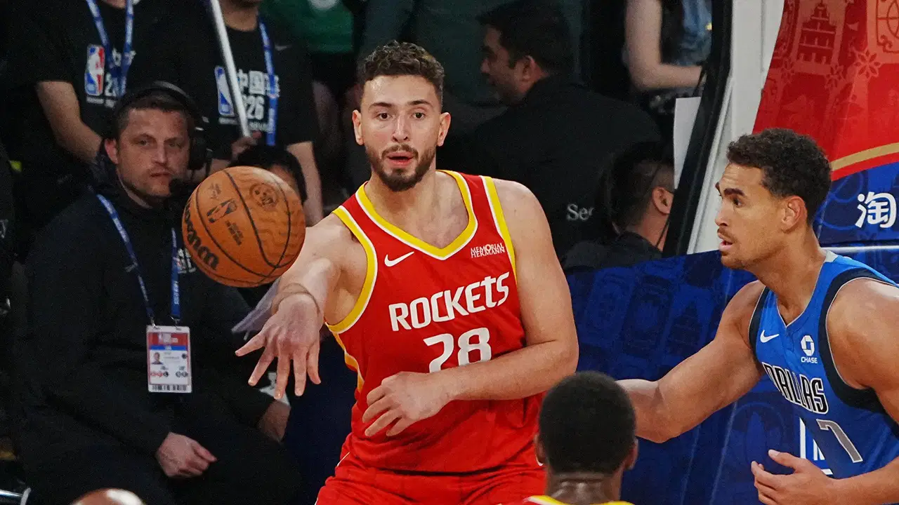 Alperen Şengün yeni sezona 'double-double' ile başladı: Houston, Dallas'ı farklı mağlup etti
