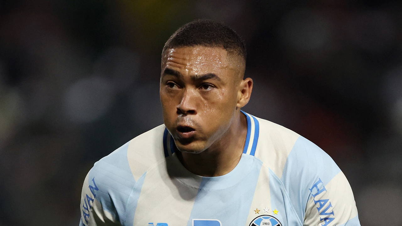 Carlos Vinicius, 6 dakika içinde 3 penaltı kaçırdı