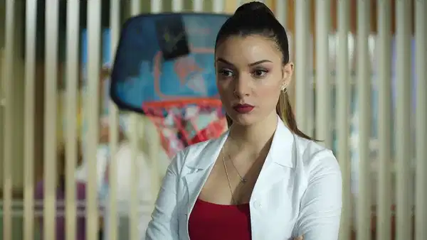 Oyuncu Damla Colbay ameliyat masasına yattı, operasyonu sevg