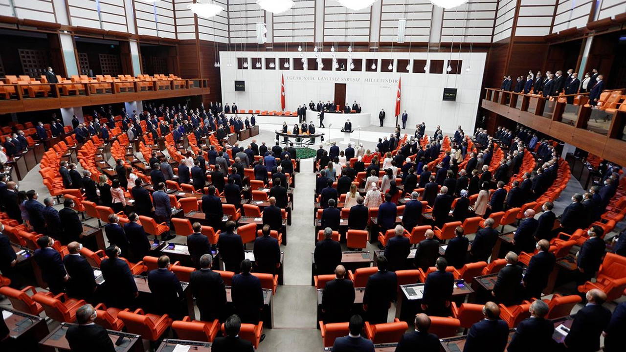 Erdoğan imzaladı, karar Resmi Gazete'de: TBMM tatile girmiyor! 1 ay daha uzatıldı...