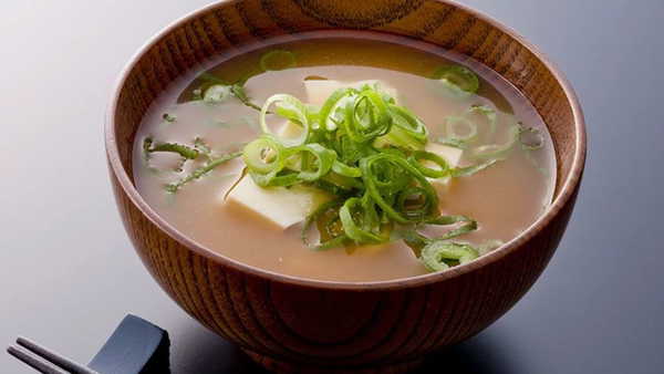 Japonya’nın Şifa Kasesi: Geleneksel Miso Çorbası