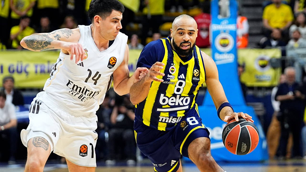 Fenerbahçe Beko, EuroLeague'de play-off'u garantiledi!