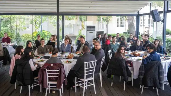 ÇYDD Bornova’da yeni üyelerle buluşma