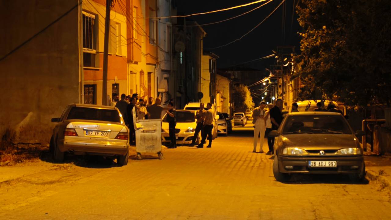 1'i polis 11 kişi yaralandı... Kavgaya ilişkin 18 gözaltı