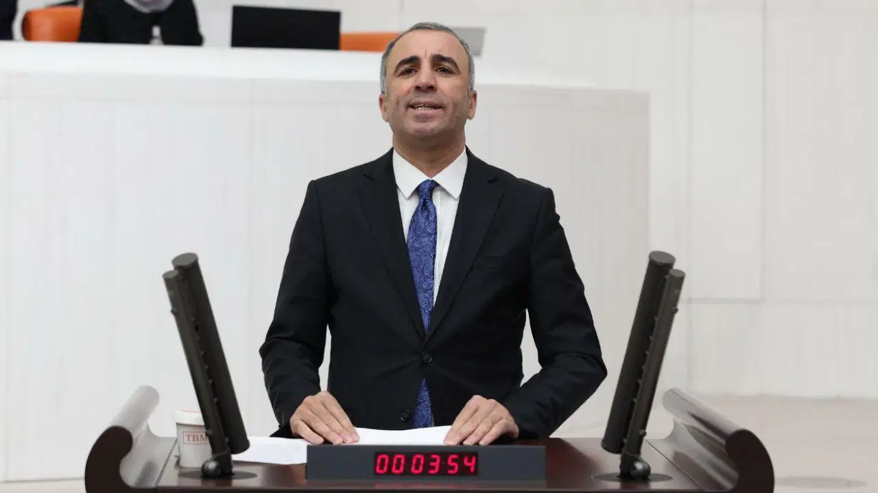 DEM Partili Fırat'tan 'teneffüs zili' tepkisi: 'Laiklik ve eşitlik ilkesine aykırı, ayrıştırıcı uygulamalardan vazgeçin'