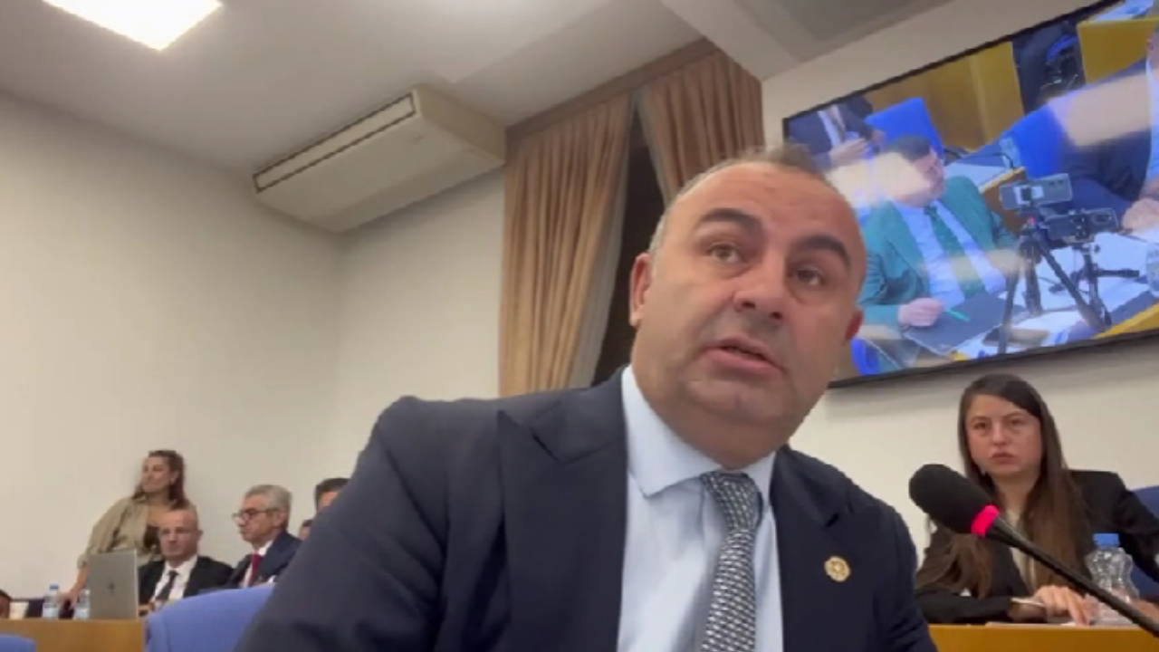 2026 bütçesi Plan ve Bütçe Komisyonu'nda... Enerji fiyatları ve dağıtım bedellerine tepki gösteren CHP'li Arslan: Devlet vatandaşına tuzak kurmaz