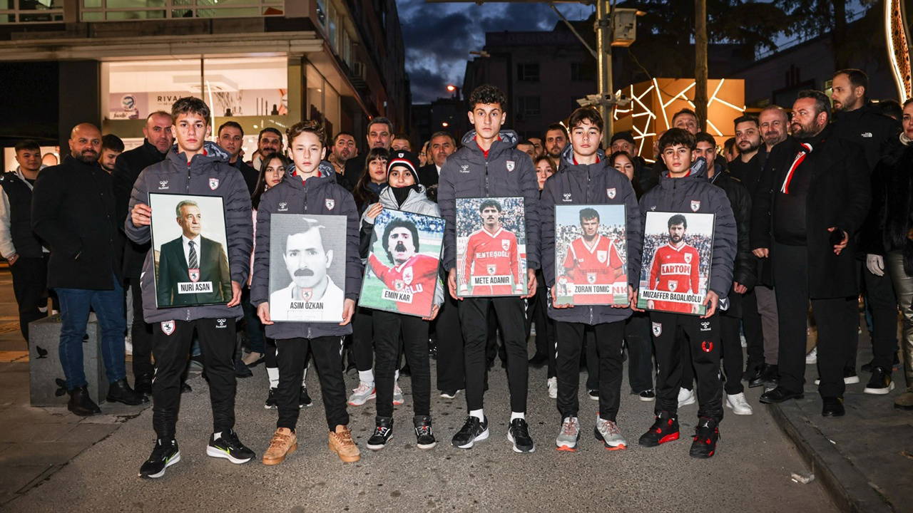 Futbol şehitleri için saygı yürüyüşü gerçekleştirildi