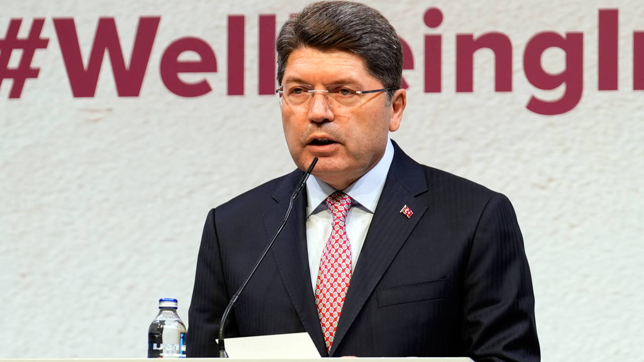 Adalet Bakanı Tunç'tan 'cezaevi' övgüsü: 'Okuryazar ve hafız yetiştiriyoruz'