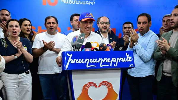 Ermenistan’da rota değişmedi: Paşinyan seçim zaferini ilan etti