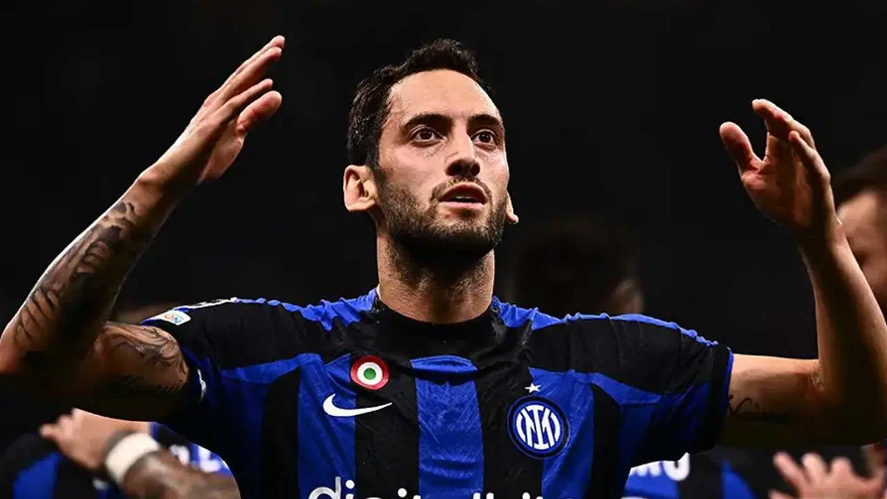 Hakan Çalhanoğlu transferi Victor Osimhen'e bağlı!