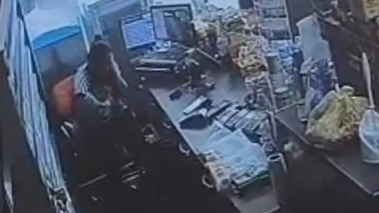 Eski eş dehşet saçtı: Kadını kucağında bebek varken defalarca bıçakladı!