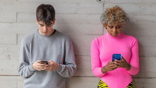 Doğum oranlarındaki düşüşün arkasında akıllı telefonlar mı var? 