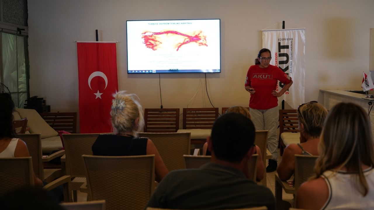 Çeşme Belediyesi ve AKUT’tan temel afet bilinci eğitimi