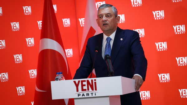 Özgür Özel yurttaşları YENİ Parti'ye çağırdı: 'Bu hikayeyi kimse dışarıdan seyretmesin'