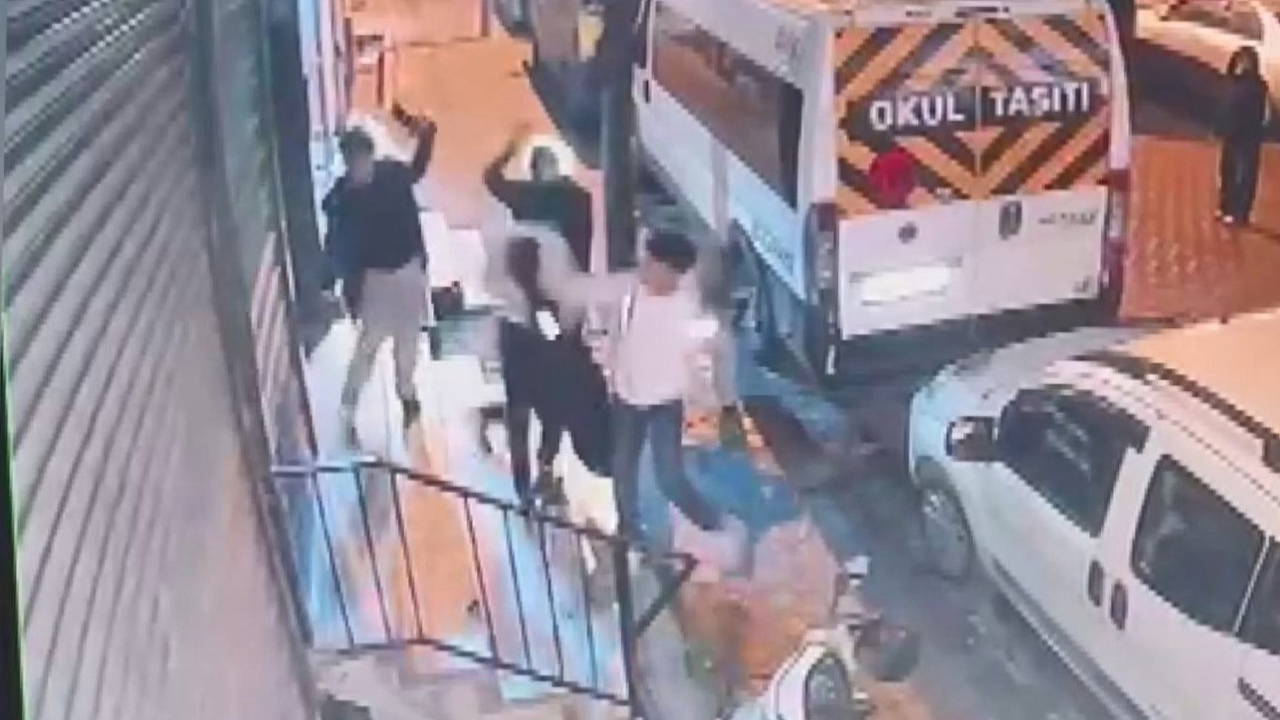 Sultangazi'de dehşet! Apartman önünde bekleyen 2 çocuğa bıçaklı saldırı: 5 şüpheli yakalandı