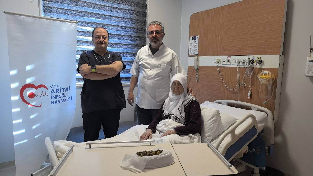 Bursa'da 77 yaşındaki kadının safra kesesinden 213 tane taş çıkarıldı