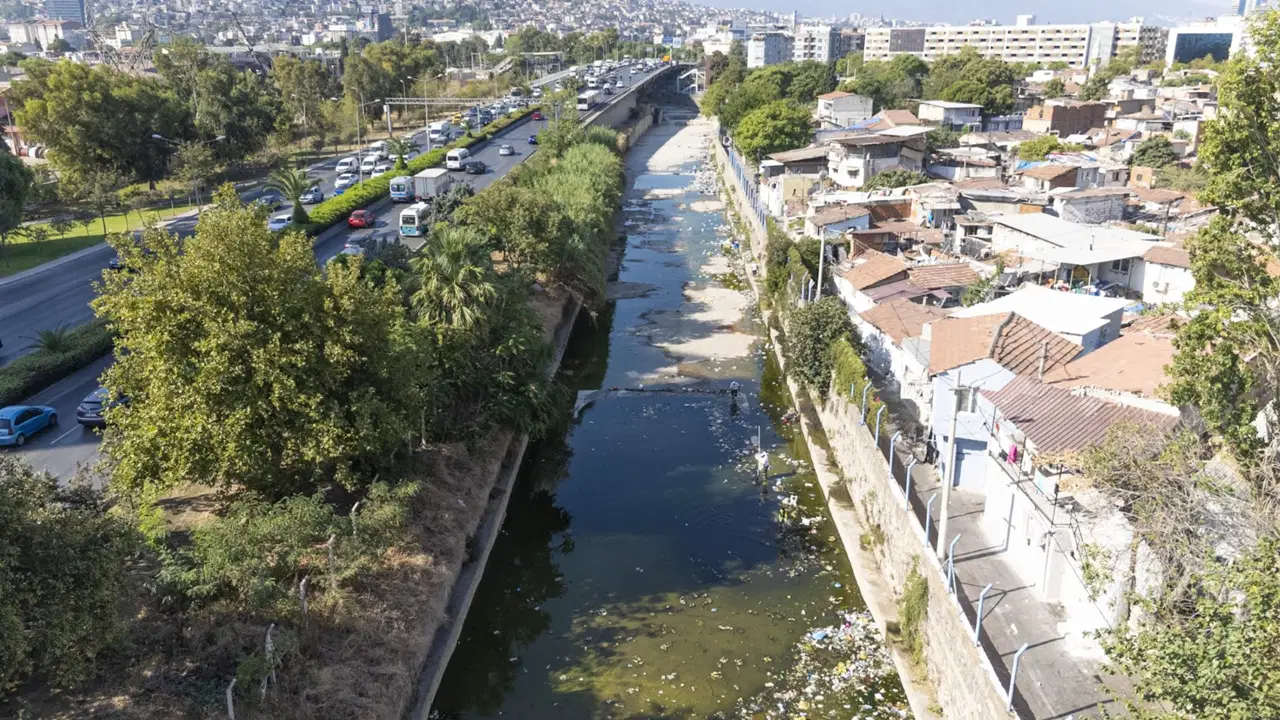 YENİ Parti Çiğli İlçe Başkanlığı açıldı: 'Silivri tehditlerine boyun eğmeyeceğiz'