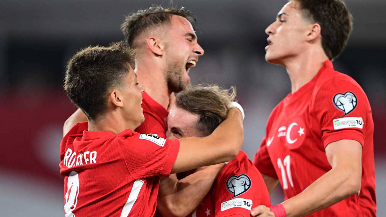 Hakan Çalhanoğlu ve Yunus Akgün'den ortak açıklama!