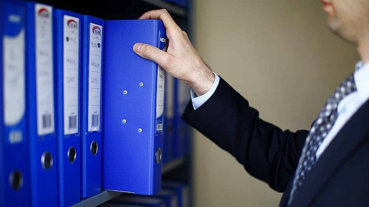 Eşine iş arayan eski vekil Cumhurbaşkanlığı'nı devreye sokmuş!