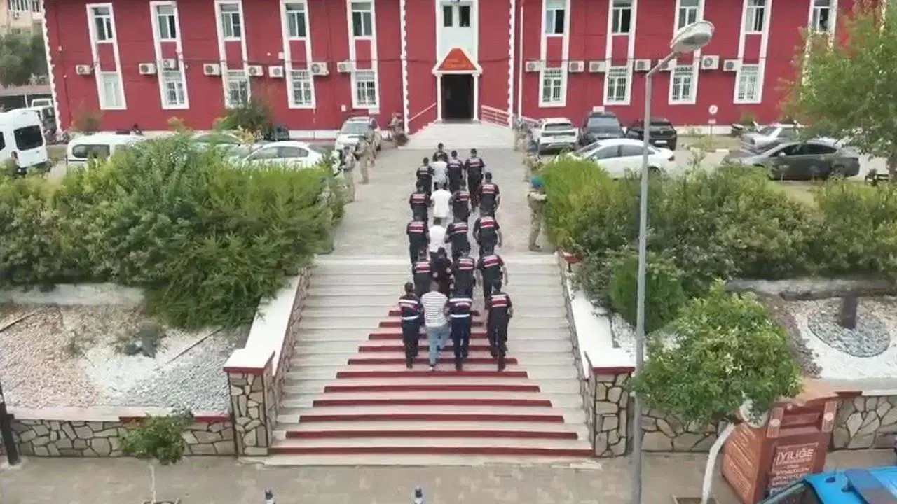 Üreticileri dolandıran şüphelilere 3 ilde operasyon: 6 gözaltı