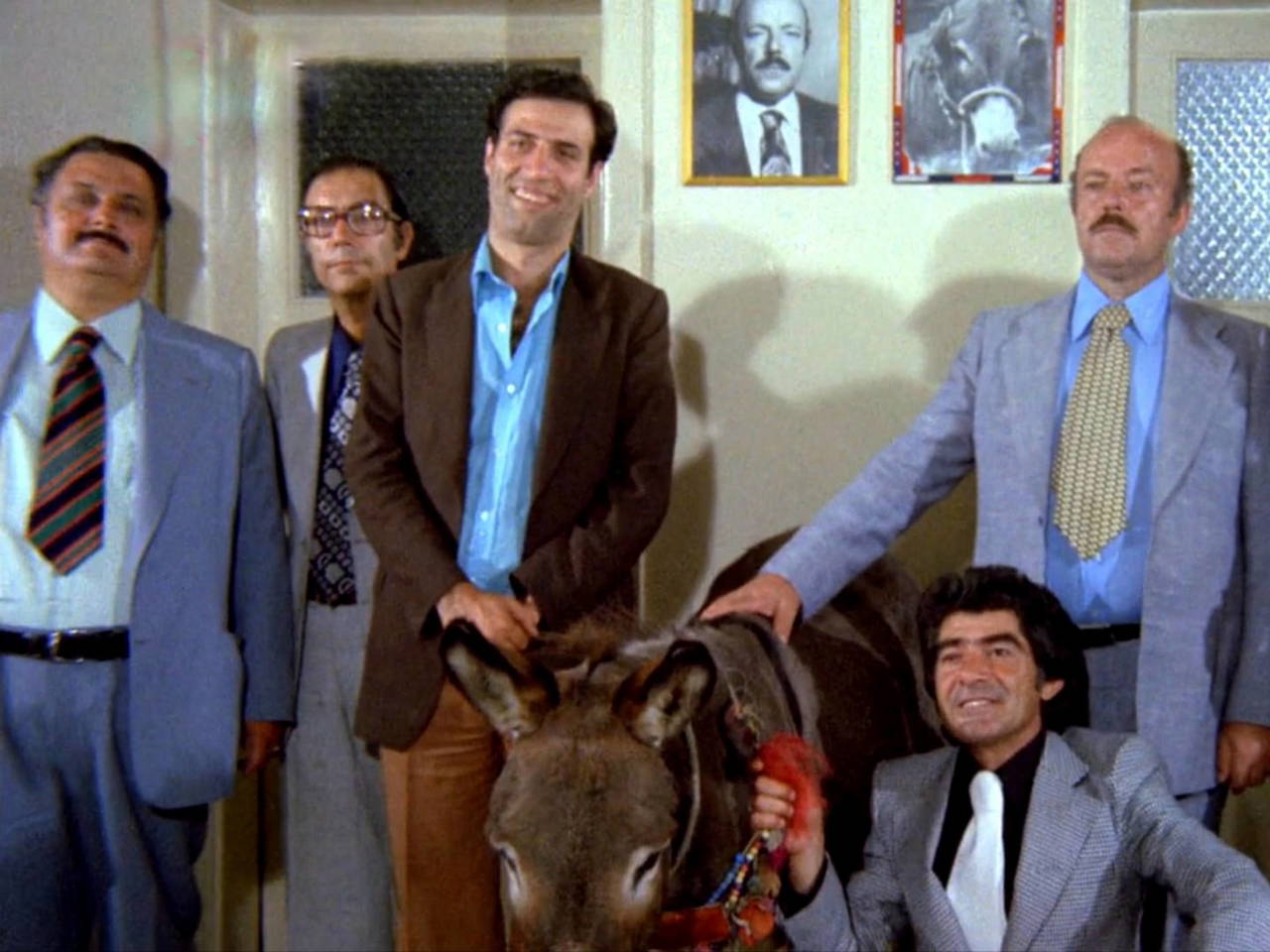Köşeyi Dönen Adam filminin konusu ne? Köşeyi Dönen Adam filminin oyuncuları kim?