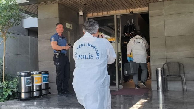 Otel odasında ölü bulundu