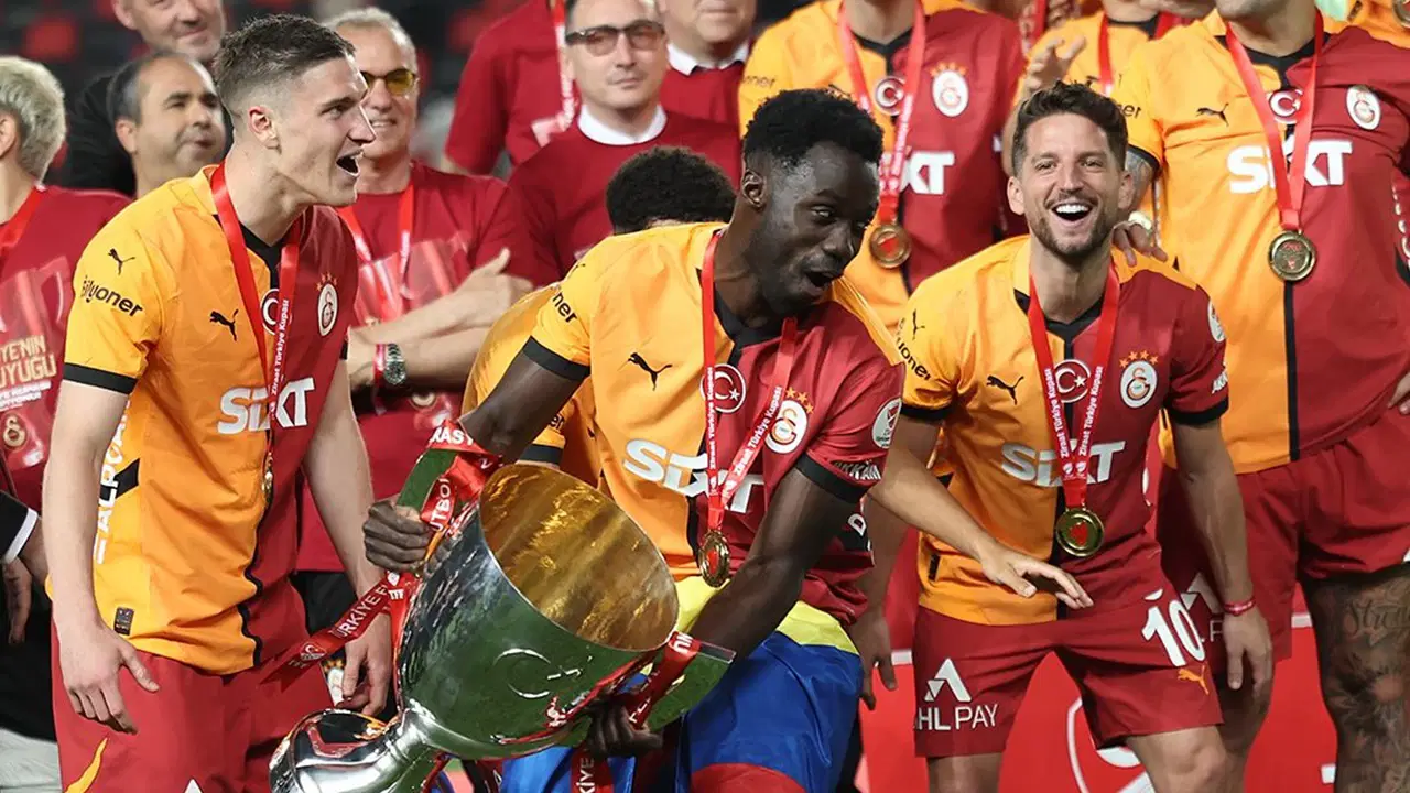 İtalyanlar Davinson Sanchez'in peşini bırakmıyor: Yeni teklif ortaya çıktı!