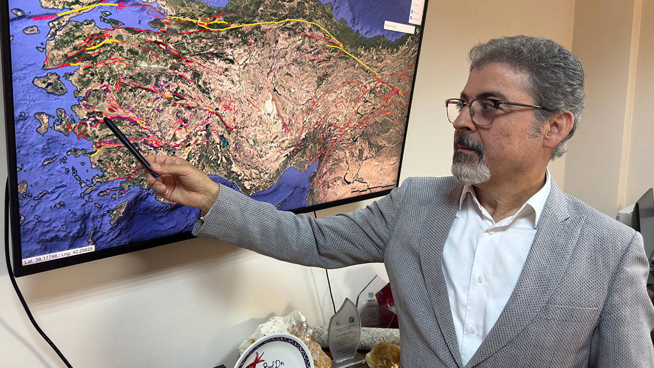 Prof. Dr. Hasan Sözbilir'den İzmir uyarısı: 'Deprem üretme zamanı geldi'