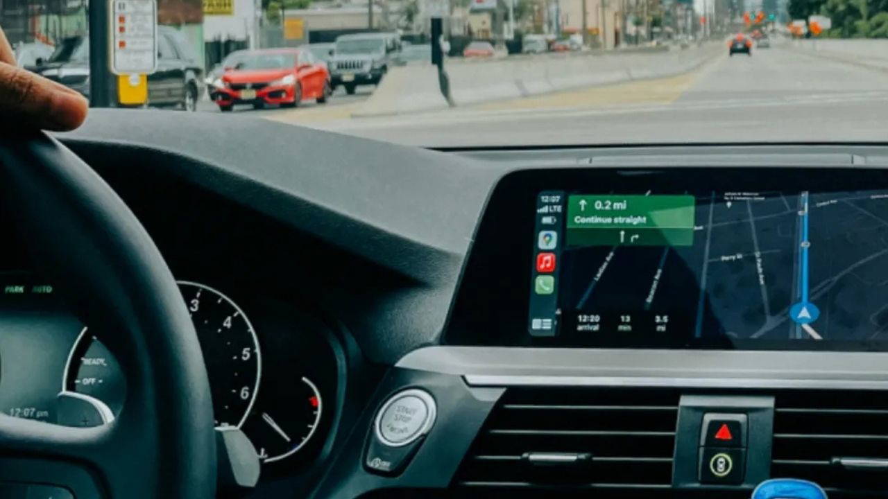 Arabada multimedya ve double teyp yasak mı? Arabada CarPlay ve Android Auto kullanılabilir mi?