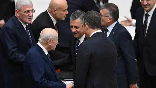 Liderler 'bütçe' için bir araya geldi