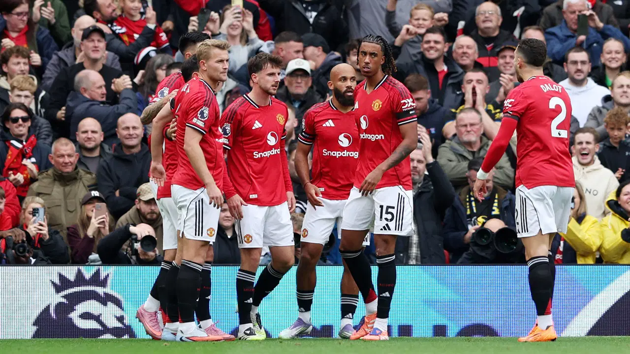 Manchester United, ilk yarı bulduğu gollerle güldü!