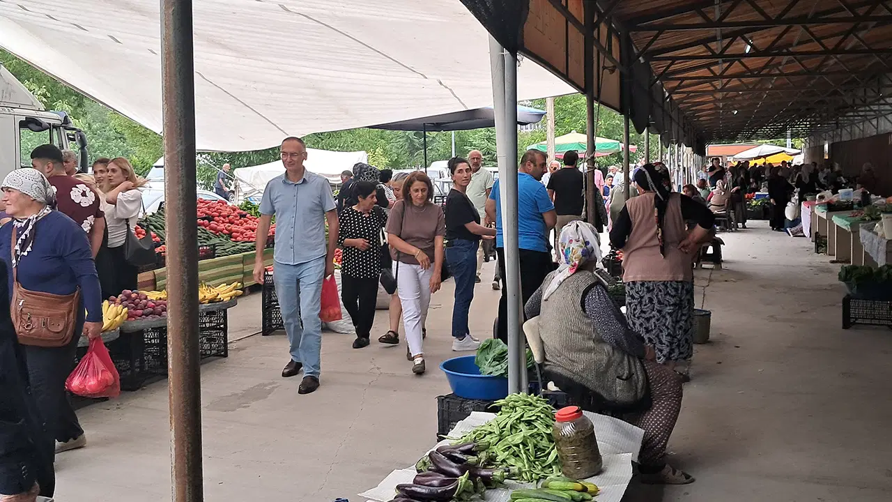 Ardanuç'tan iktidara 'geçim derdi' çağrısı: 'Ekonominin düzeltilmesi lazım'