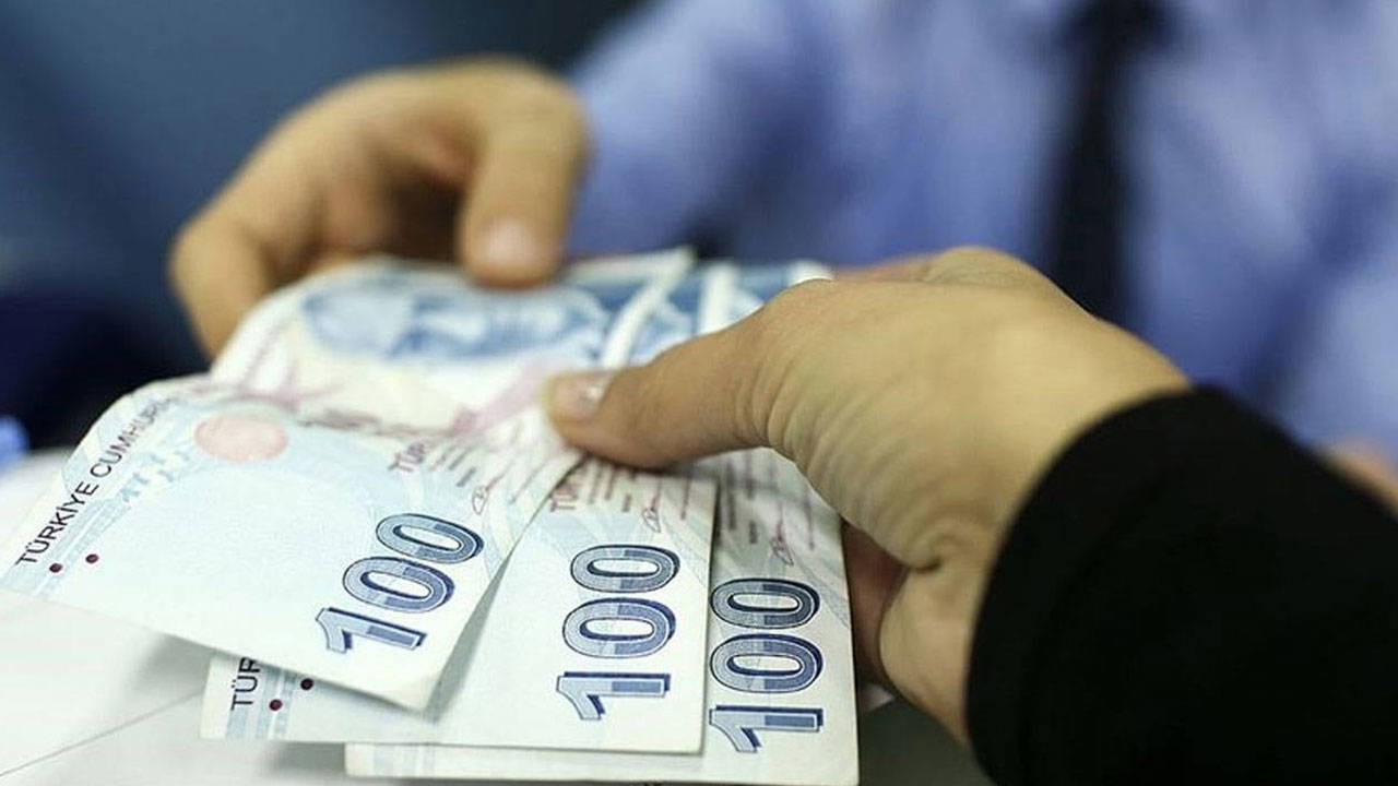 TBMM Başkanlığı'na sunuldu: Emekliye verilen bayram ikramiyesinin 20 bin TL'ye çıkarılması teklifi