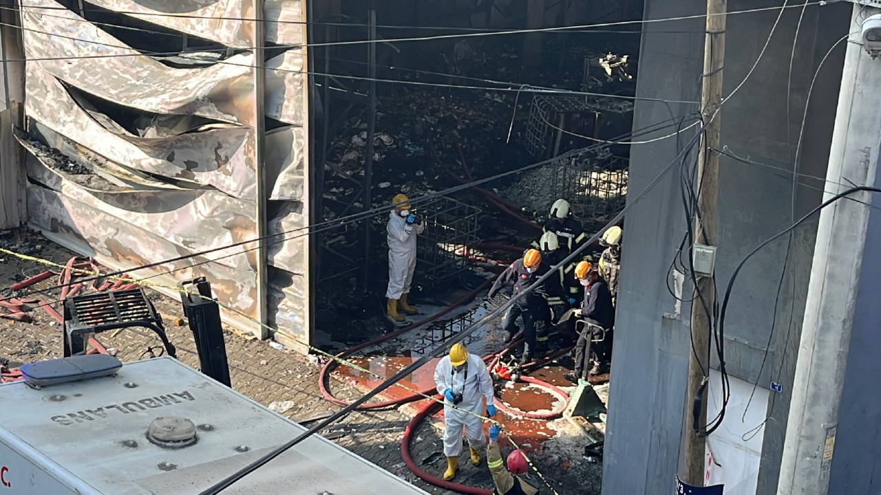 7 kişiye mezar olmuştu... Kocaeli'ndeki kozmetik fabrikası yıkılıyor!