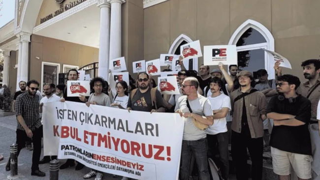 Aydın Üniversitesi akademisyenleri eylem yaptı: 'İşimizi geri istiyoruz'