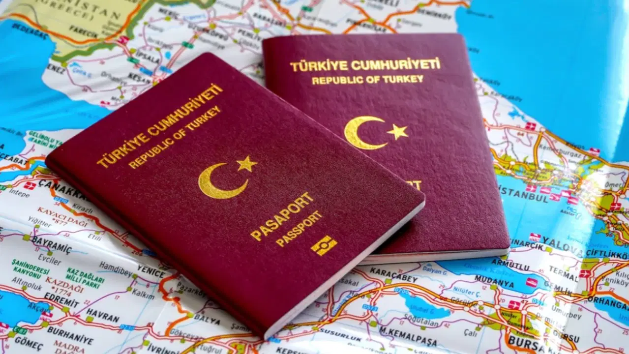 Karadağ’a gidecekler dikkat: 1 Kasım’da kurallar değişiyor! İşte vizeden muaf olacaklar...