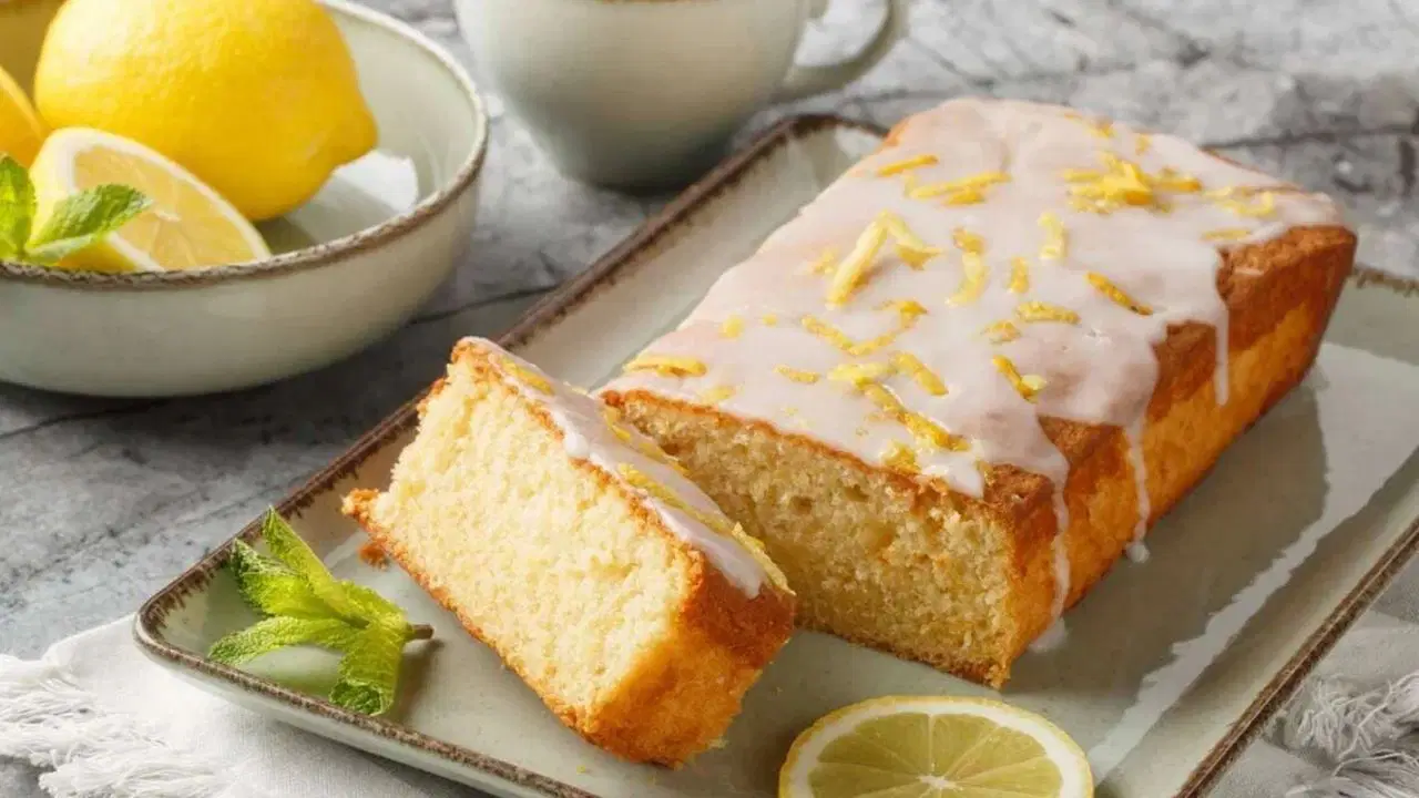 Ferahlık dolu lezzet: Ev yapımı limonlu kek tarifi