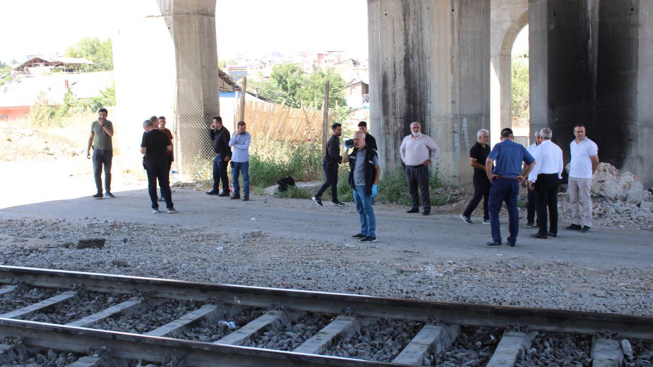 Malatya'da yük treni çarpmıştı... Hastanede hayatını kaybetti!