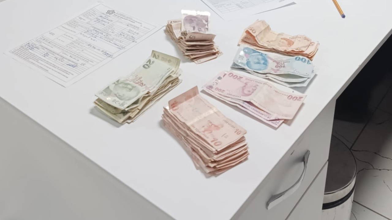 Dilencilere zabıta baskını: Üzerlerinden binlerce lira çıktı