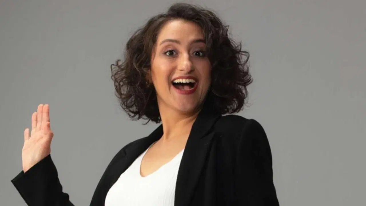 Ecem Erkek'ten 'Burnunu Yaptırsana' diyen takipçisine sert tepki: 'Her şeye burnumu mu sokayım?'