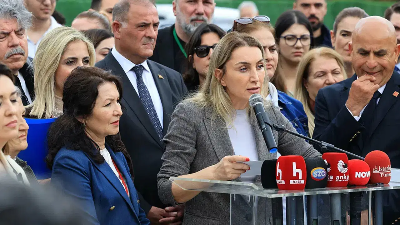 Dilek İmamoğlu'ndan Sert Eleştiri: 'Ekrem İmamoğlu'nun Mahkemeye Çıkışından Neden Korkuyorsunuz?'