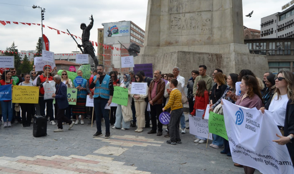 Psikologlardan Ankara’da eylem: ‘Öfkeliyiz, çünkü sahipsiz bırakılıyoruz’